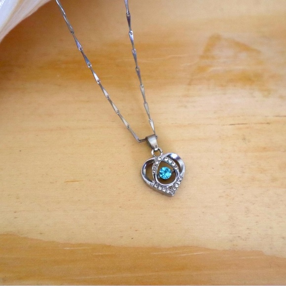 Heart Shape‎ Necklace Pendant with Crystal for Women’s - Picture 4 of 6